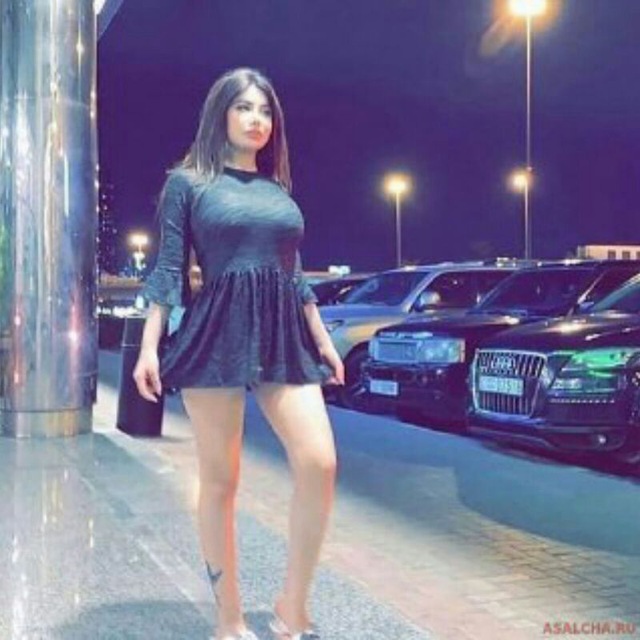 Mashhur pornografik fohisha Jeyms Din Kortni Keynni opadi va fohisha bilan jinsiy aloqada boladi.