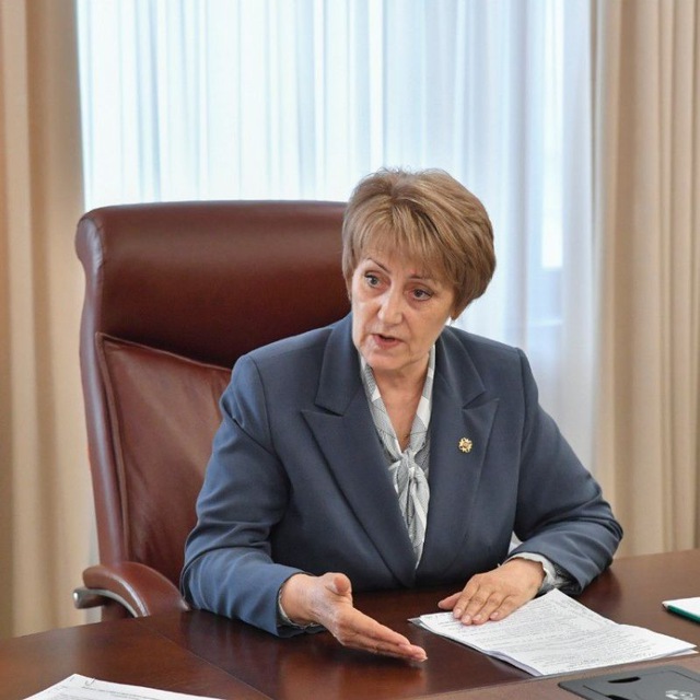Антонина Галяшкина Глава Озинского района ??