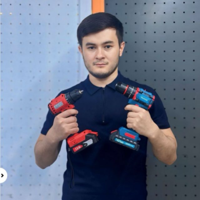 Акбар Усто