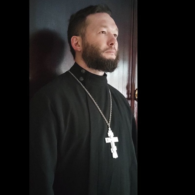 Священник Андрей Крашенинников