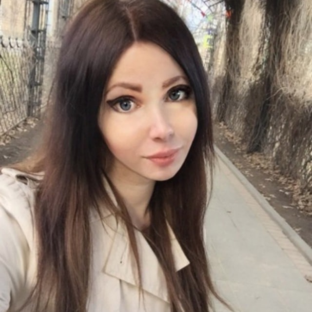 Анна Семенович жыныстық қатынасқа түседі